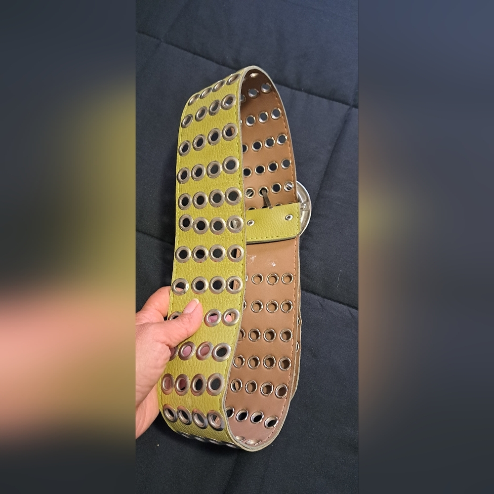 woman belt